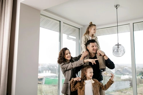 Brisbane Property Buyers Agent young happy family at Camp Hill